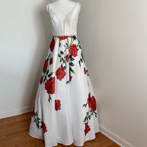 STUNNING WHITE FLORAL PROM DRESS + DETACHABLE BELT